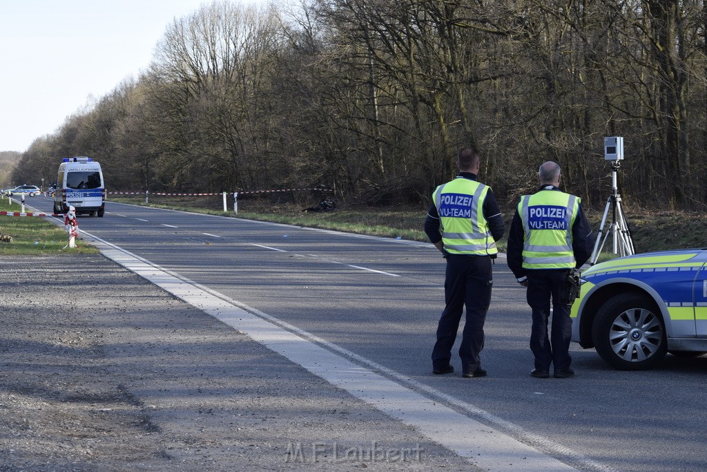 Schwerer VU Krad Fahrrad Koeln Porz Alte Koelnerstr P187.JPG - Miklos Laubert